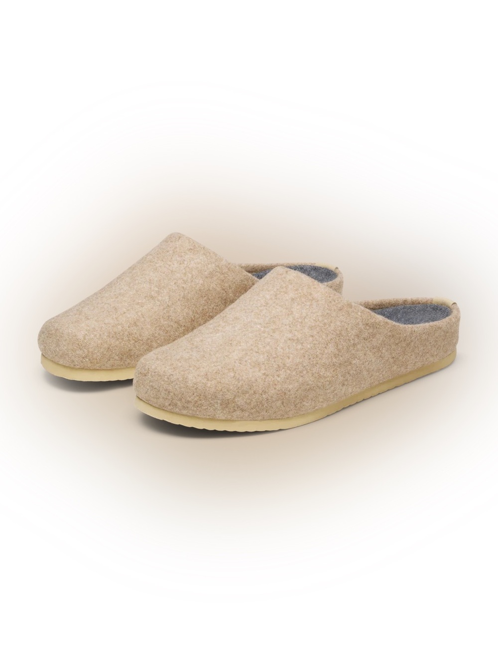 New with box Allbirds Slipper wool felt clog mule light tan